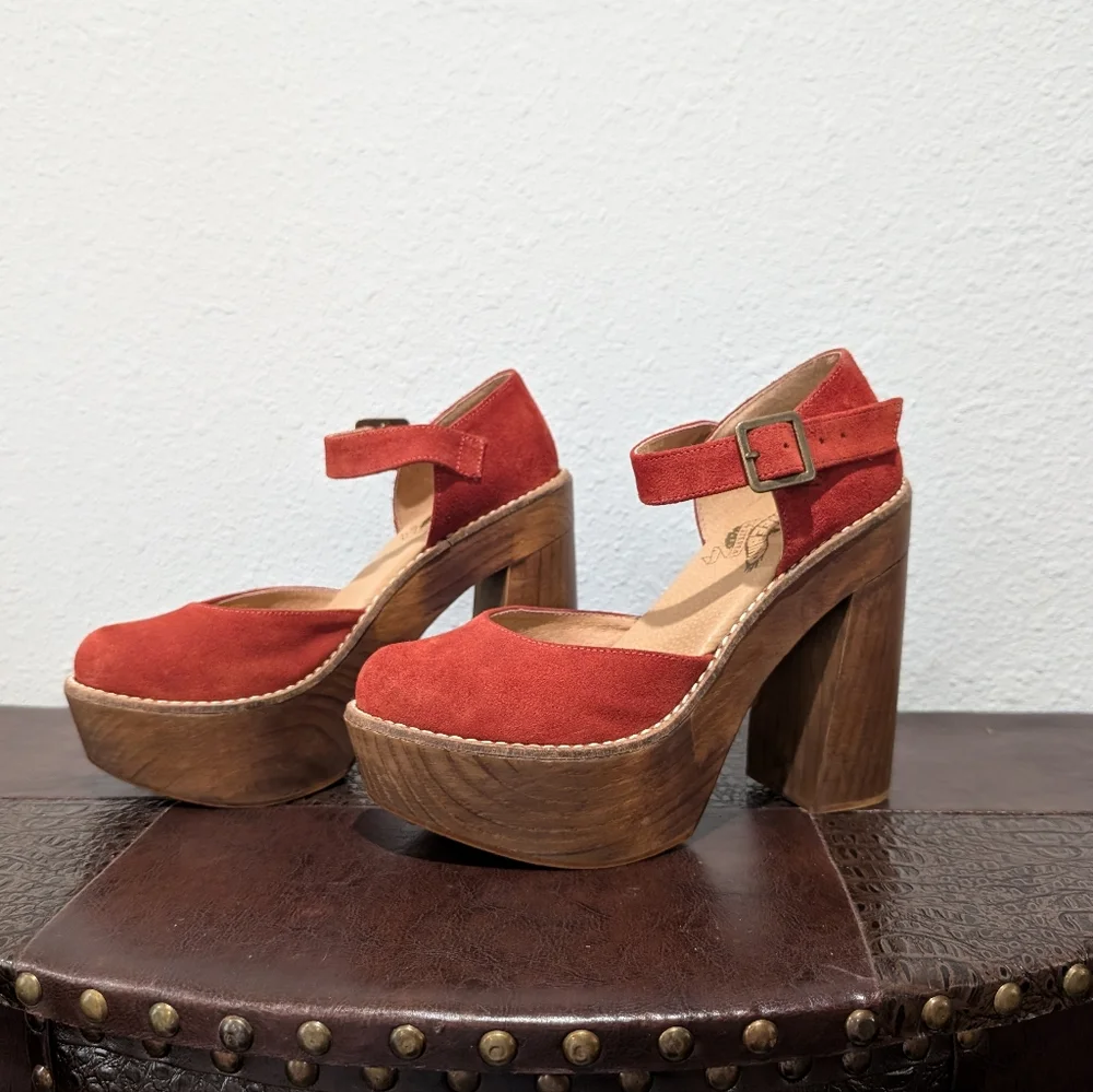 FreeBird Poppy Platform Maryjane Pumps Orange/ Red Ankle Straps size 9